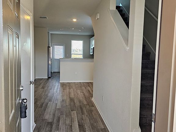 3rd image of 387 Papaya Dr