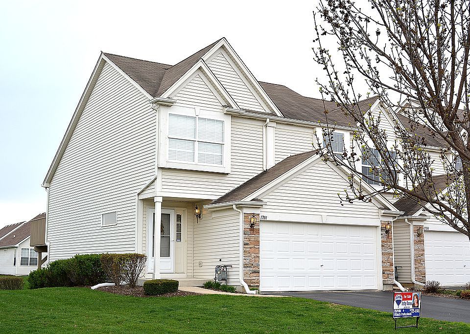 1st image of 1701 Fieldstone Dr S