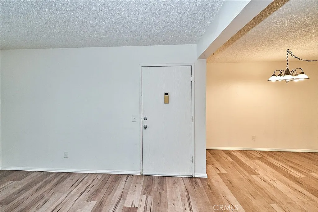 1 bed, 715 sqft, $1,950 — Photo 2