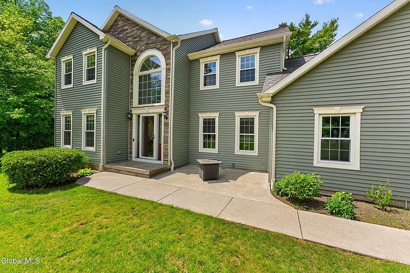 5th image of 11 Pineview Lane