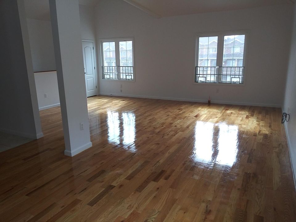 1st image of 17 Rockwell Ave