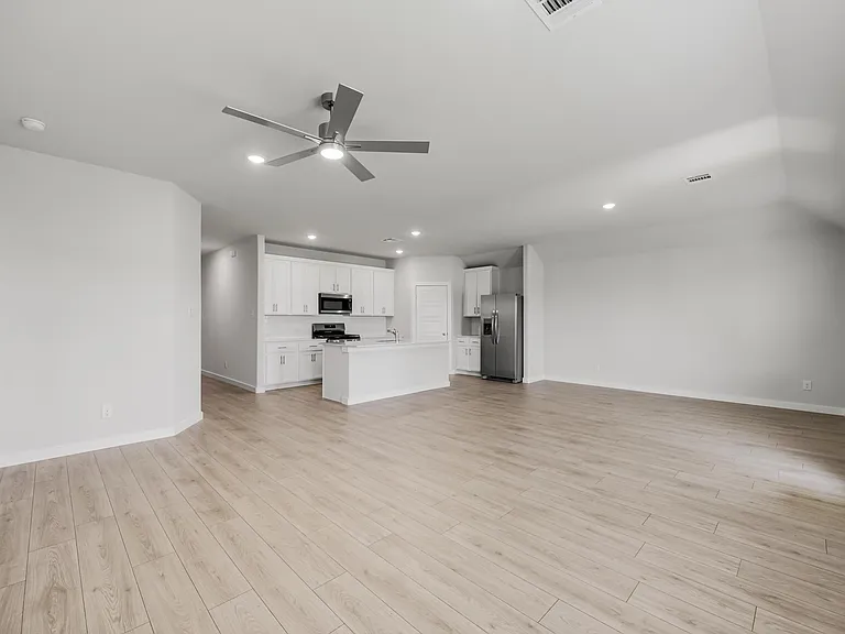 1136 Del Rio Dr — Photo 11
