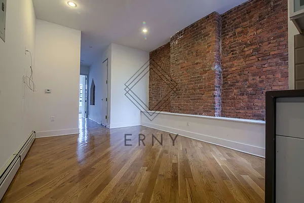 Rented by ERNY LLC | media 13