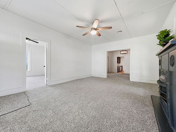 4th image of 311 F St NE