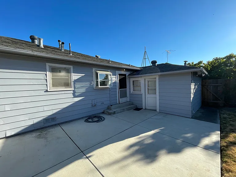 1775 141st Ave — Photo 46