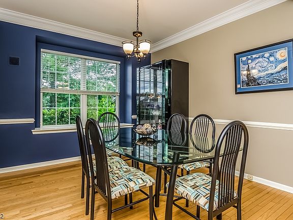 5th image of 306 Hamilton Dr