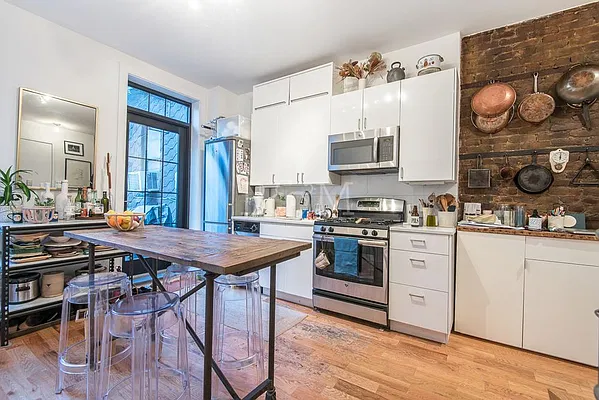 Rented by Brick&Mortar | media 41
