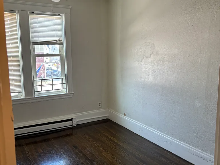 856 Western Ave #2R — Photo 2