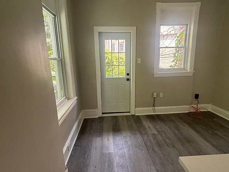 5825 Pemberton St — Photo 11