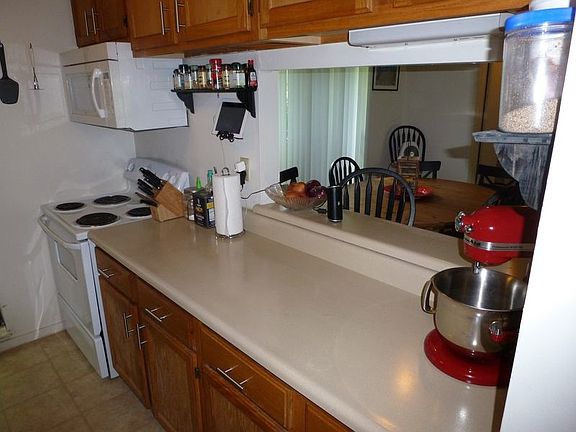 2nd image of 757 Wiggens Ferry Dr APT C