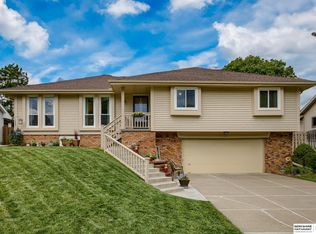 6420 S 92nd St, Omaha, NE 68127