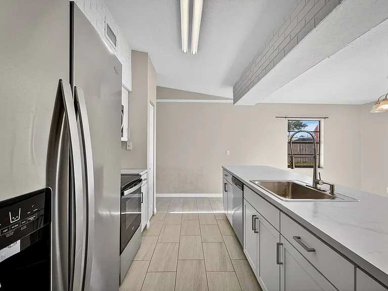 1956 Red Cedar Cir — Photo 7