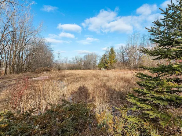 4904 Allen Rd, Little Suamico, WI 54141