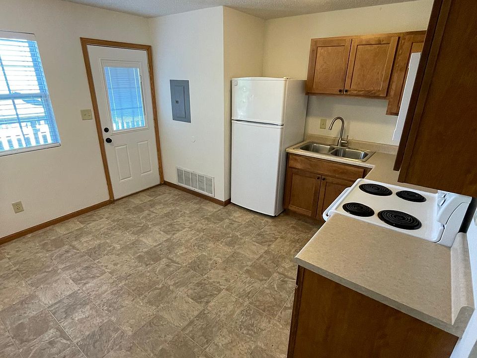 Large kitchen with patio access