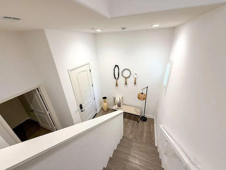 953 Slate St — Photo 5