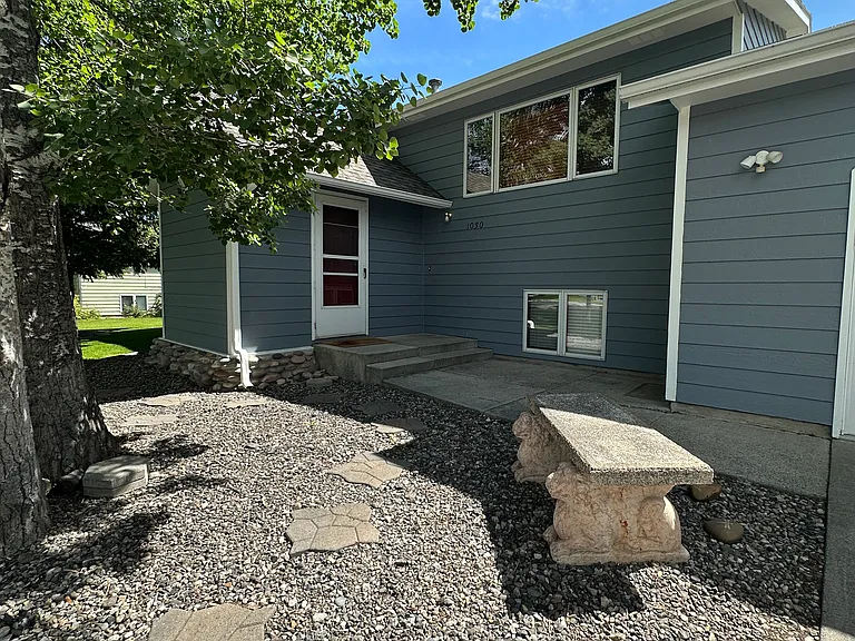 1030 Doane Rd — Photo 3