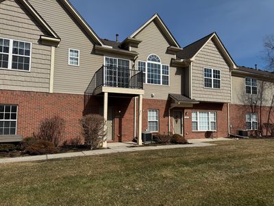 27635 Hidden Oaks Dr, Brownstown, MI, 48183