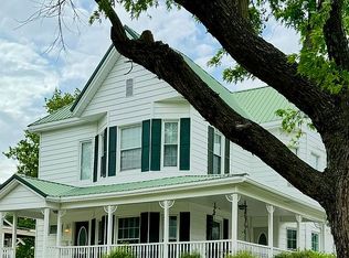 524 N Hinckley St, Holdenville, OK 74848