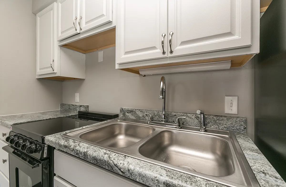 Building Photo - Eastview Apartments
