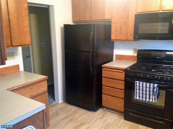3rd image of 920 Rahway Dr