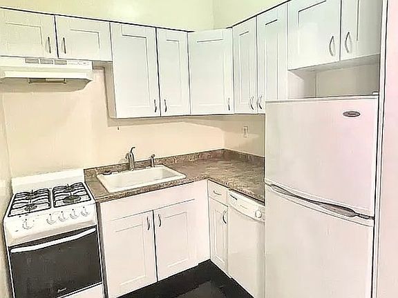 5th image of 70 W 82nd St APT 3B