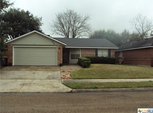 122 Suzanne Ln, Victoria, TX 77901
