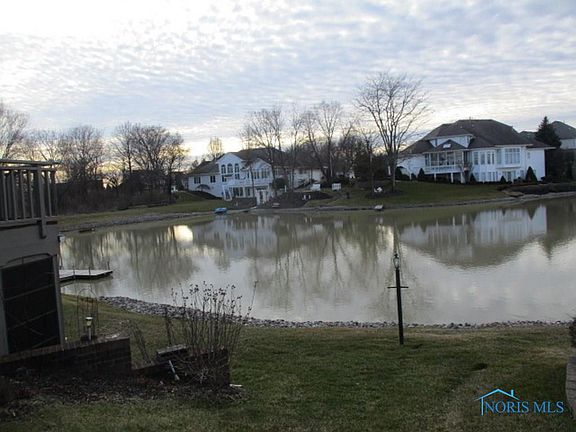 5th image of 688 Deerwood Dr