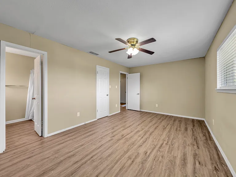 5705 Crest Pebble Dr — Photo 9