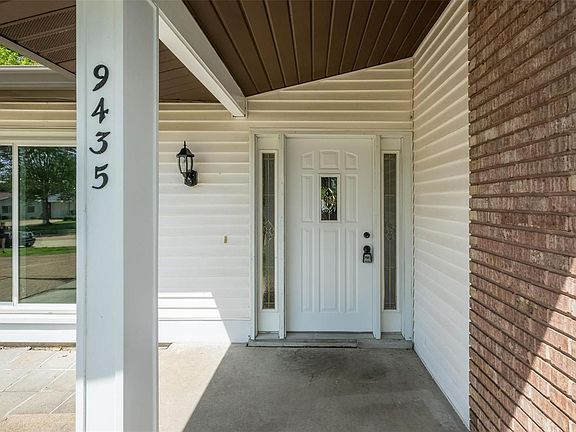4th image of 9435 Crestwood Manor Dr