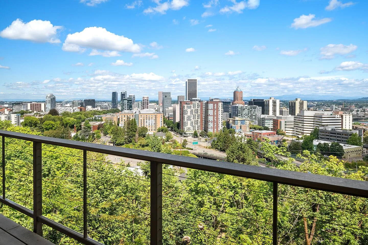 2330 SW Hoffman Ave photo 1