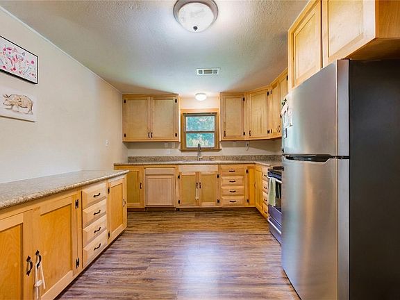 5th image of 2206 Oaklawn Dr