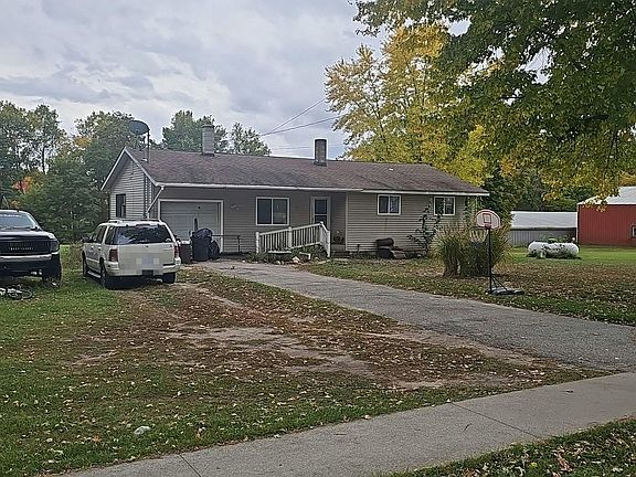 3rd image of 4175 E Main St