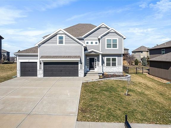 3rd image of 17690 N Alder Ct
