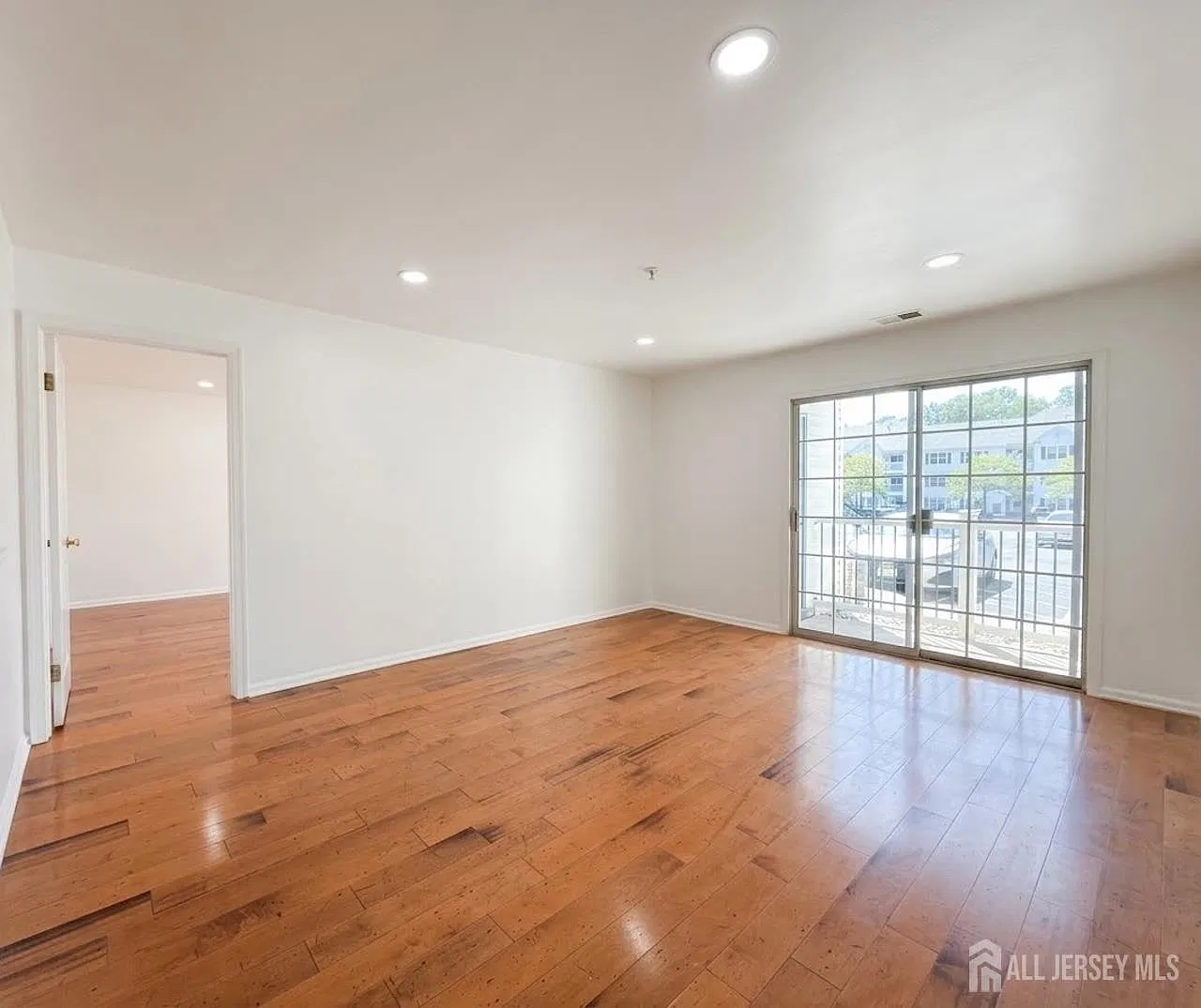 2 bed, 2.0 bath, 1034 sqft, $2,500 — Photo 4