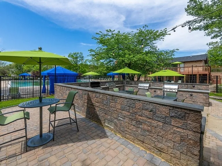 Spring Parc — Photo 19