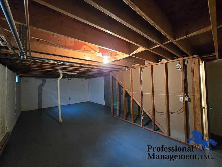 2214 Avenue C — Photo 11