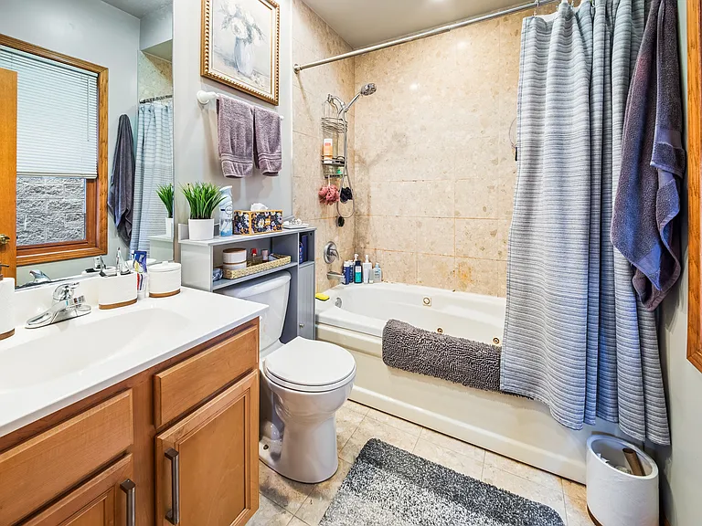 1954 W Diversey Pkwy #3W — Photo 17
