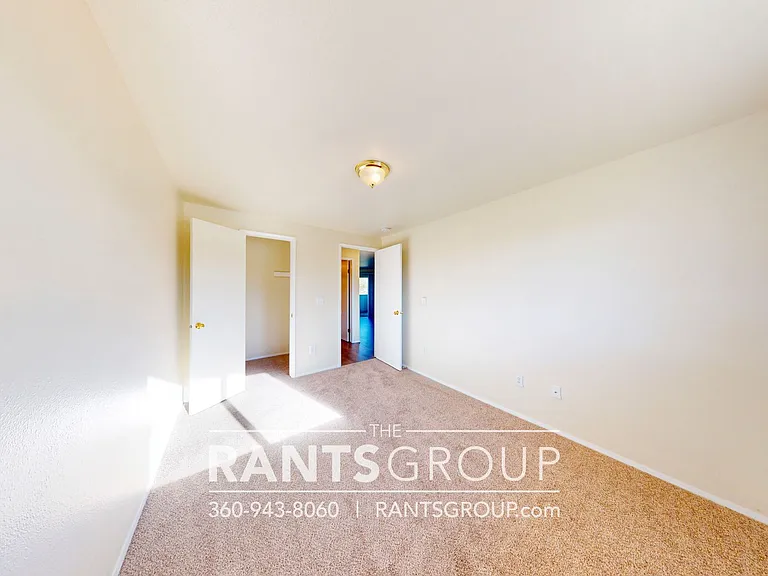 Yelm Creek Apartments — Photo 45