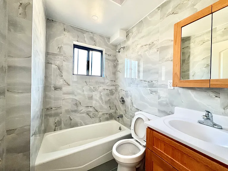 2238 Benson Ave #2F — Photo 12