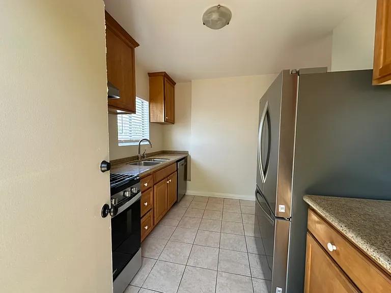 1338 18th St #5 — Photo 9