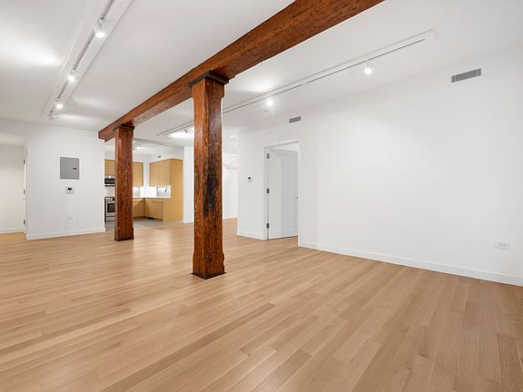 3rd image of 142 Wooster St APT 2A