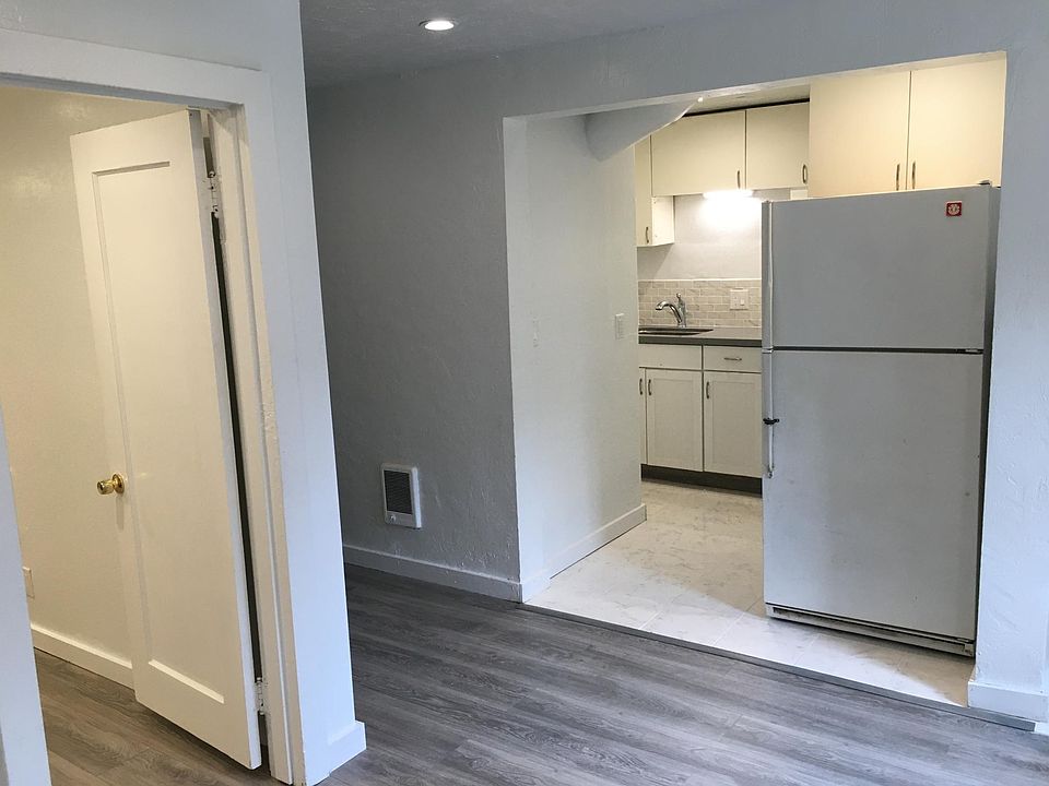 1st image of 40 Wanda St #B