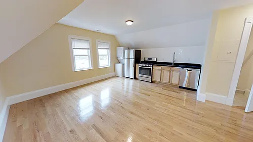 50 Lowell St #3L Photo 1
