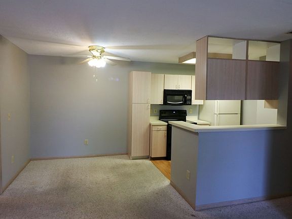 3rd image of 2640 Rolling Oaks Blvd