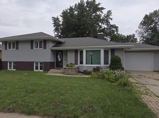 2541 Lincoln St, Highland, IN 46322