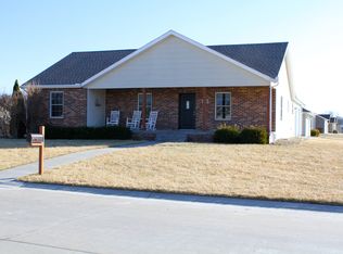 8600 Talon Dr, Manhattan, KS 66502