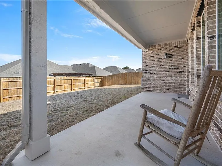 420 Deerpath St — Photo 16