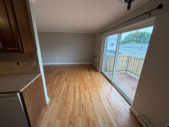 4th image of 12 Tuttle St APT 2D