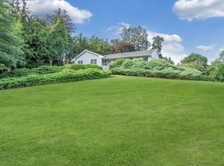 130 Autumn Dr, Hauppauge, NY 11788