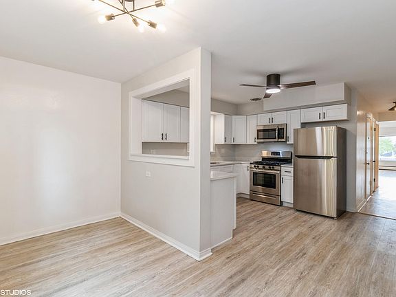 4th image of 5559 W Giddings St #1